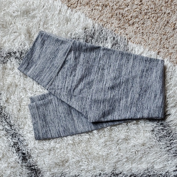 Clearance Lululemon leggings - Picture 1 of 9